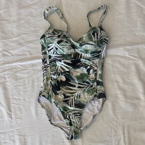 Tropical Leaf One-Piece Swimsuit in Green